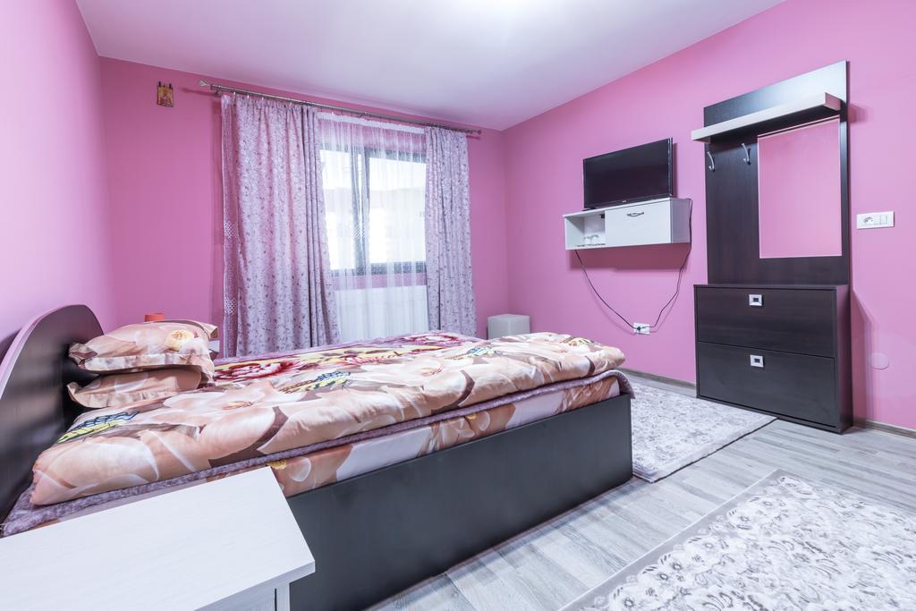 Conacul Lui Bulica Novaci-Străini Exterior foto